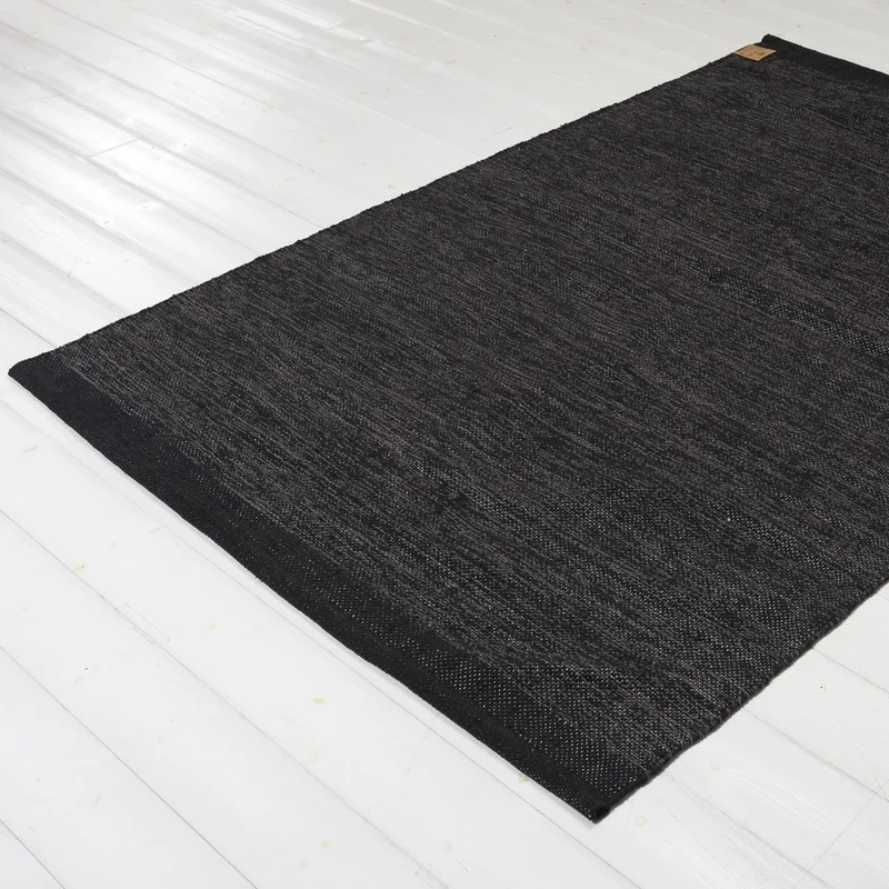 Heby Black