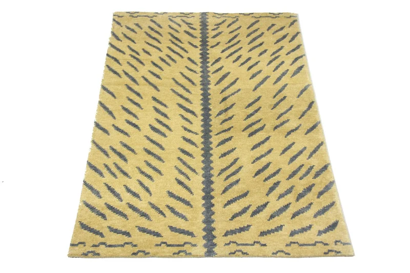 Nepal Teppich 140 x 190 cm - mehrfarbig